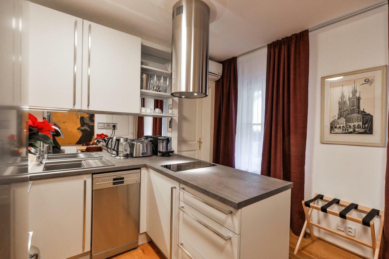 Romantic Apartment Prague Near Charles Bridge Exterior photo